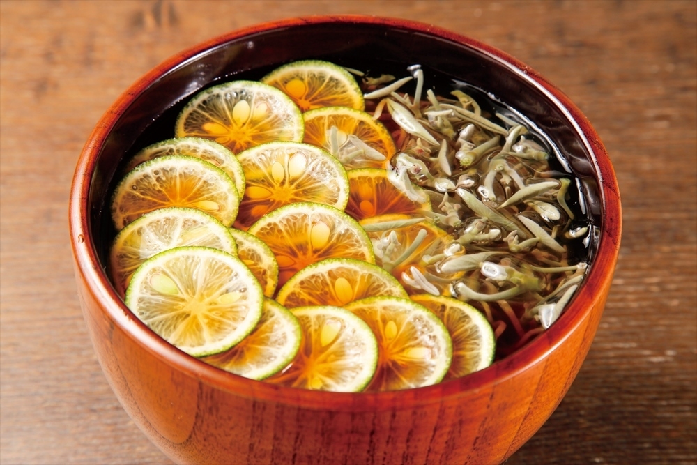 夏限定!すだちとじゅんさいの冷かけ蕎麦